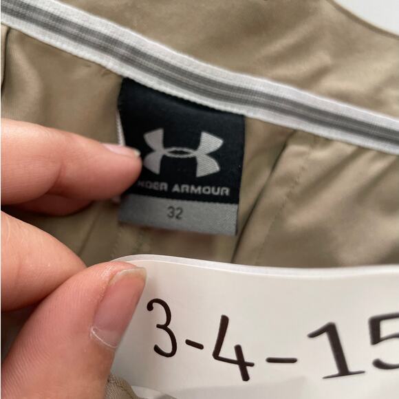 Under Armour Shorts Mens 32 Tan Active Golf Athletic Bermuda - Picture 3 of 7